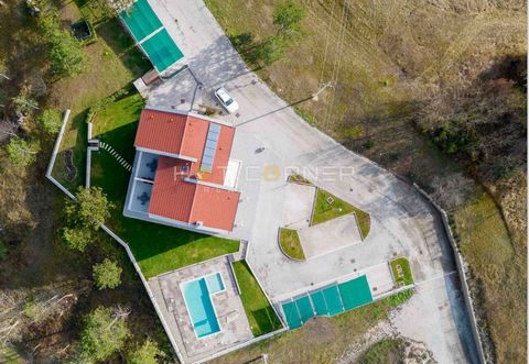 In the heart of green Istria, near Motovun, surrounded by beautiful untouched nature, where two streams meet, there is a beautiful resort for sale, spread over 31,000 m2 (3.1 ha) of land, consisting of a mini-hotel with a restaurant and 5 rooms, 3 ho...