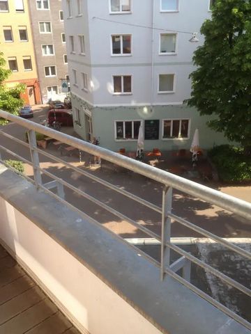 Property description cosy one-room apartment in the popular Agnesviertel, 3rd floor with lift, balcony, small kitchen, bathroom with bathtub Furnishings everything a one-person household needs, incl. washing machine, cable TV and WLAN, currently bein...