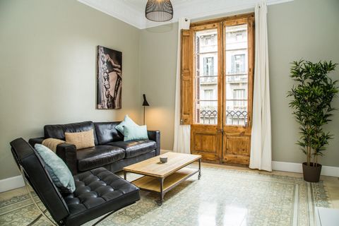 Central Passeig de Gràcia is an apartment that combines chic and vintage trends with the modernist style of Barcelona. It has an unbeatable location, in the center of Barcelona, and next to Paseo de Gracia, La Pedrera, Casa Batlló and Las Ramblas, wh...