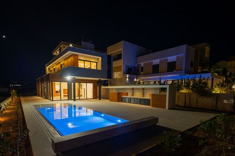 Located in Limassol. Modern, Five-Bedroom House for sale in Agios Tichonas area, Limassol. It is close to amenities and services such as schools, supermarkets and other amenities. In addition, the property has excellent access to central streets. Lux...