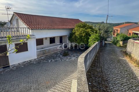Identificação do imóvel: ZMPT566249 Why this villa in central Portugal? Situated between the countryside and the urban area of the municipality of Ansião, this fantastic 212m2, fully-equipped 3-bedroom villa offers you centralization and good views o...