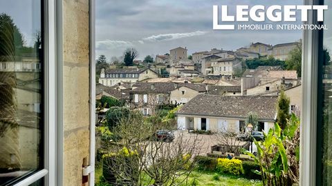 A28177MK33 - This charming house in the village of Saint-Emilion will seduce you because of its location in a small non-busy alley hidden from tourism and with a panoramic view of the village, as well as with its crazy charm! With its 4 bedrooms, lar...