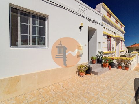 This charming single storey house, located in the picturesque area of Bernarda, above the N125 road, is a true example of typical Algarve architecture. Completely restored, this residence combines traditional charm with modern amenities. Main Feature...
