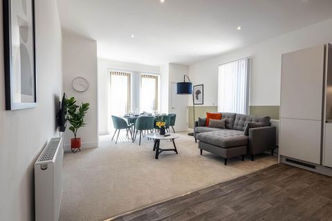 Welcome to Sojo Stay - Merton, your centrally located haven in London! Our spacious 3-bedroom apartment (2 double, 1 king) is perfect for up to 6 guests. Enjoy easy access to restaurants, shops, bars, tube stations, and tourist attractions from this ...