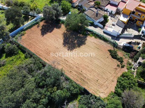 Unique opportunity of a plot of land in Vale Judeu. Plot of land for construction with a total area of 1383m2, with a prior information request approved to build two houses with a basement and individual swimming pools. You can also submit a project ...