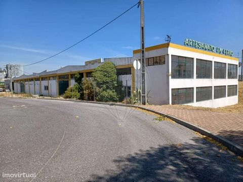 Warehouse for sale in Vila Velha de Ródão Once remembered for its magnificent iron handicrafts, it is undoubtedly the largest warehouse in the industrial area of Vila Velha de Ródão. On a plot of 1810 square meters, the 882 square meters covered stan...