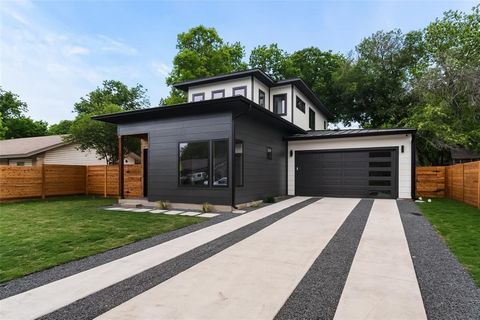 Introducing a masterpiece of modern-contemporary architecture, this stunning new construction home in South Austin redefines luxury living with its sophisticated design and functional elegance. Every detail has been meticulously planned to combine ae...