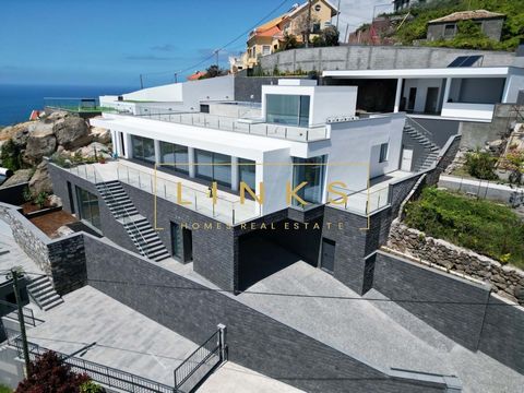 Welcome to the luxury 3-bedroom villa in stunning Ribeira Brava, where the splendour of the sea and the mountains come together to create a truly captivating setting. This brand new property, designed to provide maximum comfort and an exclusive lifes...