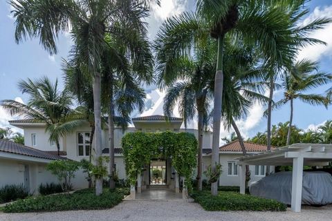Located in the charming community of Tortuga, this exquisite colonial-style villa offers a rare combination of elegance, comfort, and tropical living. With eight spacious bedrooms, this expansive residence sits on a half-acre lot and offers ample spa...