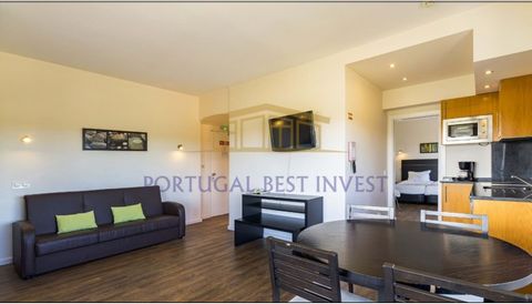 1 bedroom flat on the 4th floor in Alvor, located a 2-minute walk from Alvor beach. Discover a haven of comfort and tranquillity in this charming property! Imagine yourself entering a welcoming environment, where every detail has been designed to pro...