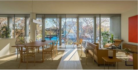 When a project combines the best location in the city with a Pritzker Prize (the Nobel Prize of architecture), the result can only be unique. Eduardo Souto de Moura designs the residential building that will change the face of Cais da Fonte Nova, in ...