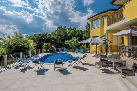 Bellissima villa Romy Kostrena con piscina, a 100 metri dalla spiaggia