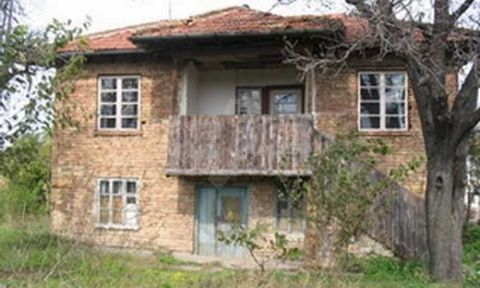 SUPRIMMO Agency: ... House in traditional Bulgarian style in a picturesque village, which is 5 km from the town of Polski Trambesh. The house has two floors, on its first floor there are 2 rooms and a basement, while on the second floor there are 2 r...