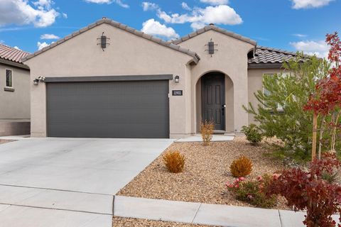 PRICE REDUCTION. COME OUT AND SEE THIS BEAUTY. Located on the Westside close to Freeway Access. Beautiful One-story Home by Pulte in a Gated Community. 3 bedroom 2 big bathrooms. Extra space for living room or home office. Why pay extra for Lanscapin...