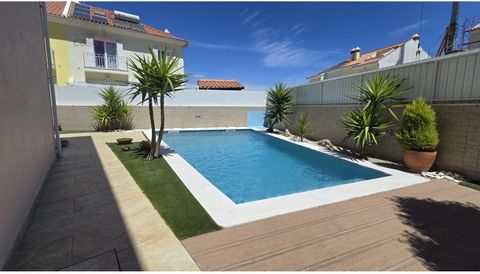 Fabulous villa for sale in Alcochete Discover the home of your dreams at Quinta dos Sobreiros, a quiet and privileged area, next to Freeport and with quick access to the Vasco da Gama bridge. This villa offers a unique lifestyle, combining comfort, m...