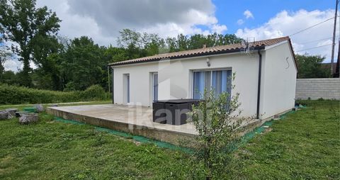 Emplacement idéal sur la commune de Saint Seurin sur l’Isle, jolie maison contemporaine récente de 80 m2 avec 3 chambres, sur un terrain de 976 m2, proche des écoles et de tous les commerces à pied. Elle est composée d’une cuisine ouverte et équipée ...