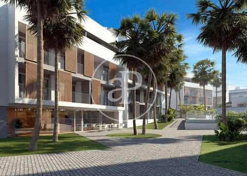 new building (work) with Terrace and views in Jávea., swimming pool, parking space, air conditioning, fitted wardrobes, garden and heating. Ref. ONV2211002-2 Features: - SwimmingPool - Terrace - Lift - Air Conditioning - Garden