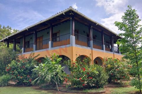 This beautiful two-story house comes TURN-KEY and is located on the Leon-Poneloya highway, 15 minutes from downtown Leon and Poneloya and Las Peñitas beaches. In the heart of exuberant nature, surrounded by a landscape that inspires calm and serenity...