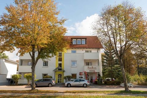 Bad Dürrheim si trova a circa 70 km a est di Friburgo, nella splendida Breisgau. Il ParkBlick è un complesso di appartamenti con diversi condomini, che si trova direttamente presso il centro benessere e salute Solemar e gli splendidi giardini termali...