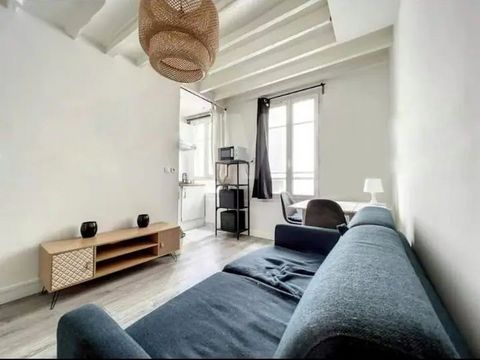 Bright, fully-equipped, refurbished studio with a real double bed. The apartment is close to the Buttes Chaumont and the Ourcq canal. You'll find all the amenities you need within 100 meters of the studio (shops, bakeries, restaurants, etc.). The apa...