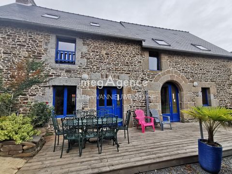 Located in Sougéal (35610), this property benefits from a privileged location between Ille-et-Vilaine and La Manche, in a peaceful and rural hamlet. Just 15 minutes from Mont-Saint-Michel, this farmhouse offers an exceptional natural setting, ideal f...