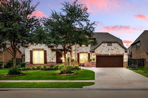 Welcome home to 27810 Desert Manor Lane located in the master planned community of Cinco Ranch Northwest and zoned to Katy ISD! This home features 5 bedrooms, 4 full baths and a 3-car garage. As you walk up to the home you are welcomed by a courtyard...