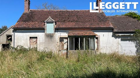 A30788ADU03 - This is a great opportunity to finish the renovation work done by it's current owners. It is located in a very quiet and attractive commune 5 minutes drive from the historic town of Ainay Le Chateau, popular with tourists and has all of...