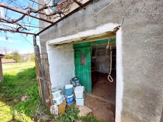 Price: €7.200,00 District: Elhovo Category: House Area: 78 sq.m. Plot Size: 979 sq.m. Location: Countryside Property next to the center of the village, close to a grocery store We offer you a house in the village of Granitovo, which is one of the lar...