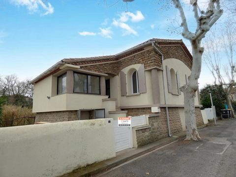 Maison d'environ 75 m² sur terrain de 417 m² avec grand sous sol