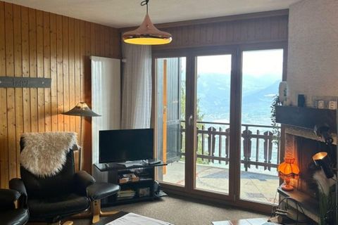 This inviting flat offers a luxurious mountain retreat for up to 6 guests in the stunning 4 Valleys region. With 115 m² of well-designed space, it features two bedrooms, each with two single beds, and a modern living room equipped with a sofa bed and...