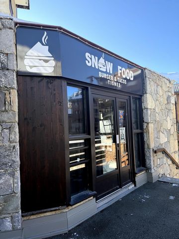 Snack à vendre, plein centre de Tignes Val Claret