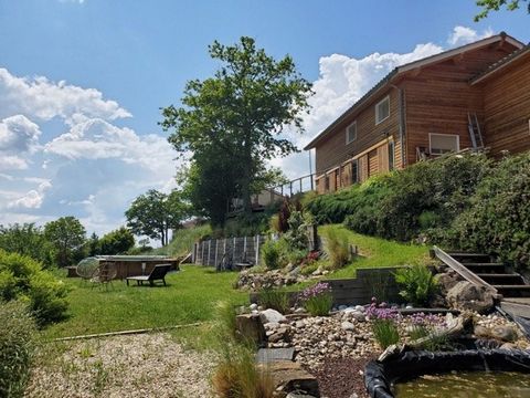 Rare maison en bois de 146 M2 avec jardin et piscine
