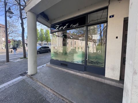 Local Commercial à vendre MANTES LA JOLIE (78) - 38 m² - Arrière boutique - wc - Cave -