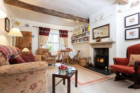 Évadez-vous dans une charmante retraite au cœur des Yorkshire Dales, où le charme traditionnel rencontre le confort moderne dans cette charmante propriété mitoyenne des années 1850. Parfait pour les couples ou les petites familles, ce cottage accueil...