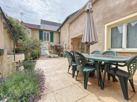 CENTRE VILLE - MAISON FAMILIALE de 8 pièces avec terrasse + studio + Atelier + cave + parking