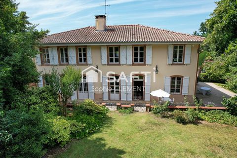 Maison de caractère 320 m² + gîte 80 m² avec piscine sur 12000 m²