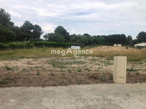SAINT-GEORGES D'OLERON, TERRAIN A BATIR 415m² viabilisé A 300 M DE LA PLAGE