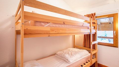 The Residence les Chalets de la Ramoure is located at the foot fo the ski slopes in the centre of the resort of Valfréjus. The residence is built in the traditional Savoyard style. All the apartments are comfortable and well equipped. Surface area : ...