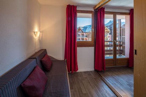 The Castor and Pollux renovated residence is situated in the ski resort of Risoul, Alps 50m from slopes, with close proximity to the ski lifts and the ski school. Amenities include a resort centre 10mn walking distance or via a free shuttle. A lift i...