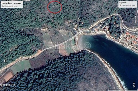 Vis, Milnaagricultural land 31 824m2 for sale, located 300m from the beautiful sandy beach in Milna on the island of Vis.Since the plot is large, an outbuilding of 1400m2 can be built.The plot offers a beautiful view of the sea and nearby islands.www...