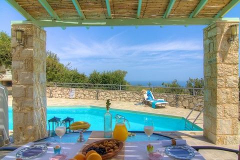 Detached holiday home with private swimming pool, located at the North-West coast of the island of Crete. The home is situated outside the village of Agia Triada and the location offers beautiful panoramic views over the surroundings. This charming h...
