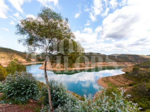 Mount Alentejo is for sale at the Santa Clara dam. It is a hill full of charm, with a stunning view, surrounded by the best that nature has to offer. If you appreciate nature, and what it has to offer the best, this is the monte ideal for you. This M...