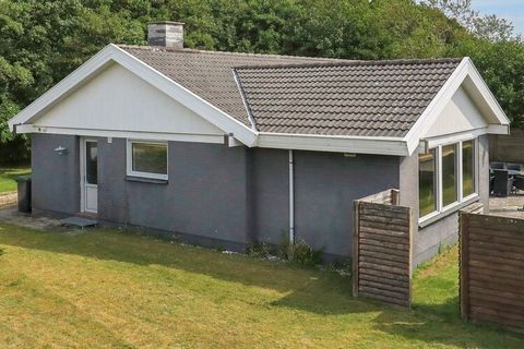 Holiday home centrally located in Blåvand. The cottage is well furnished with four bedrooms, bathroom & # 160; with whirlpool and separate kitchen as well as living room with table football. The house has a nice enclosed courtyard environment with a ...