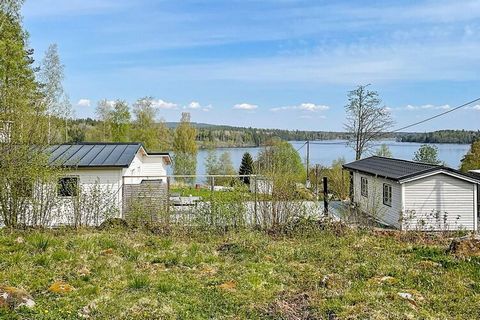 At the foot of the Kilsbergen lies Mullhyttan, which is referred to as the Gate to the Blue Mountains. The cabin is situated high up with a magical view down towards the lake Multen and the forests of Bergslagen in the small cabin area Torhyttan. You...