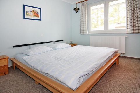 Pretty apartment house with two comfortably furnished holiday apartments on the 1st floor in a sunny location just 850 m from the fine sandy beach. The charming Baltic Sea resort of Zinnowitz is located in the north of the sunny island of Usedom and,...