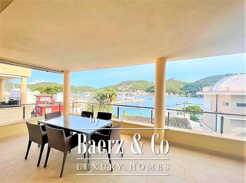 This modern apartment with great views of the sea is located near the Club de Vela of Port d'Andratx. It has a fitted kitchen open to the living-dining room, three bedrooms, two bathrooms and a spacious terrace, as well as a storage room, parking spa...