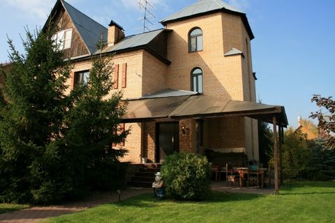 The four cottages 450 square meters. m In the house: 4 bedrooms, karaoke, board games, hookah, Russian sauna with wood (4 hours included), swimming pool with spring water. In the 18 hectare site is made landscaping, parking for 6 cars. You can also u...