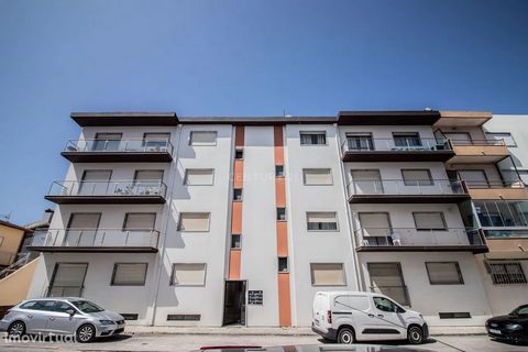 I am pleased to present to you this wonderful 3 bedroom apartment, 3rd floor, located in Cova/Gala, in the beautiful city of Figueira da Foz. With a privileged location, this apartment is an excellent opportunity for those looking for a spacious, com...
