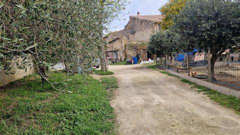 The Le TUC IMMO agency in Bollène offers you this stone house located in a farmhouse in the Pierrelatte countryside! On the ground floor you will find a living room with wood stove, an independent and equipped kitchen, 2 bedrooms, 1 laundry room, 1 s...