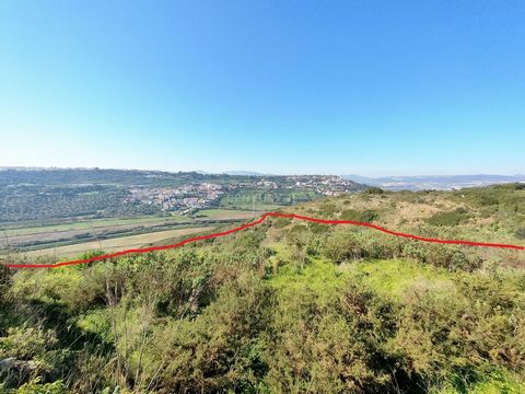 Land for sale in Vale de Figueira, São João da Talha of 5000 m2 with urbanizable part of 1208.7 m2 (according to the PDM of CM Loures). It is feasible to build one or several houses, or a small condominium with green spaces. The land has a wide and u...